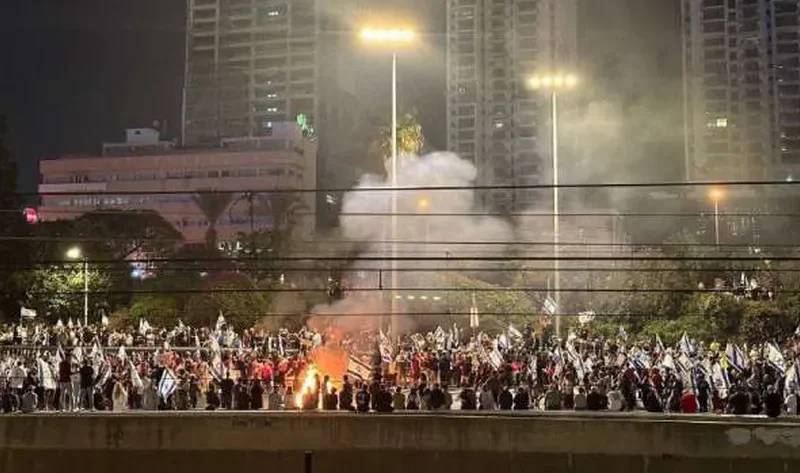 إقالة جالانت تشعل انقسامات داخل إسرائيل.. غليان شعبي ودعوات للعصيان المدني – أخبار العالم