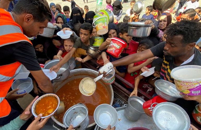 “الغذاء العالمي”: الأونروا هي العمود الفقري بغزة ولا يمكن أن نحل محلها